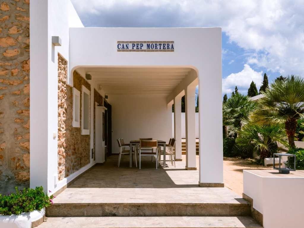 Can Pep Luis Can Pep Mortera Is Located In The Beautiful Countryside Near To Playa Den Bossa Sant Jordi de ses Salines Zewnętrze zdjęcie