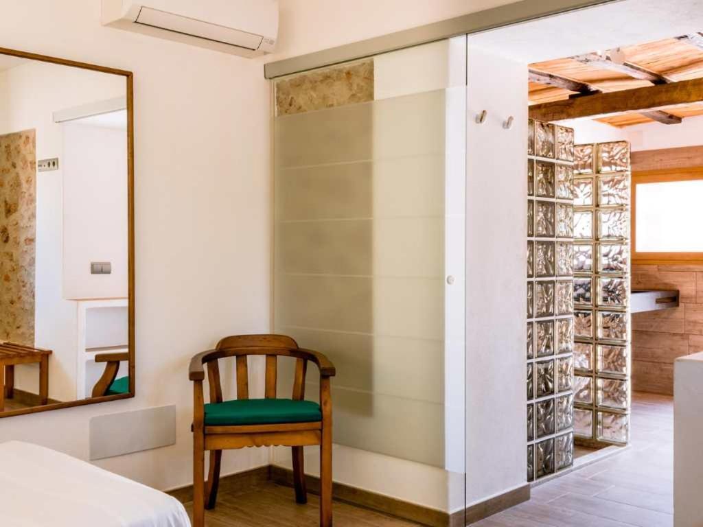 Can Pep Luis Can Pep Mortera Is Located In The Beautiful Countryside Near To Playa Den Bossa Sant Jordi de ses Salines Zewnętrze zdjęcie