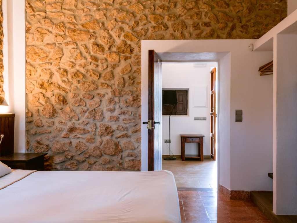 Can Pep Luis Can Pep Mortera Is Located In The Beautiful Countryside Near To Playa Den Bossa Sant Jordi de ses Salines Zewnętrze zdjęcie